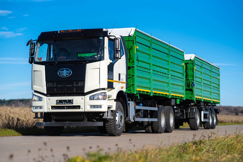 Зерновоз FAW J6 